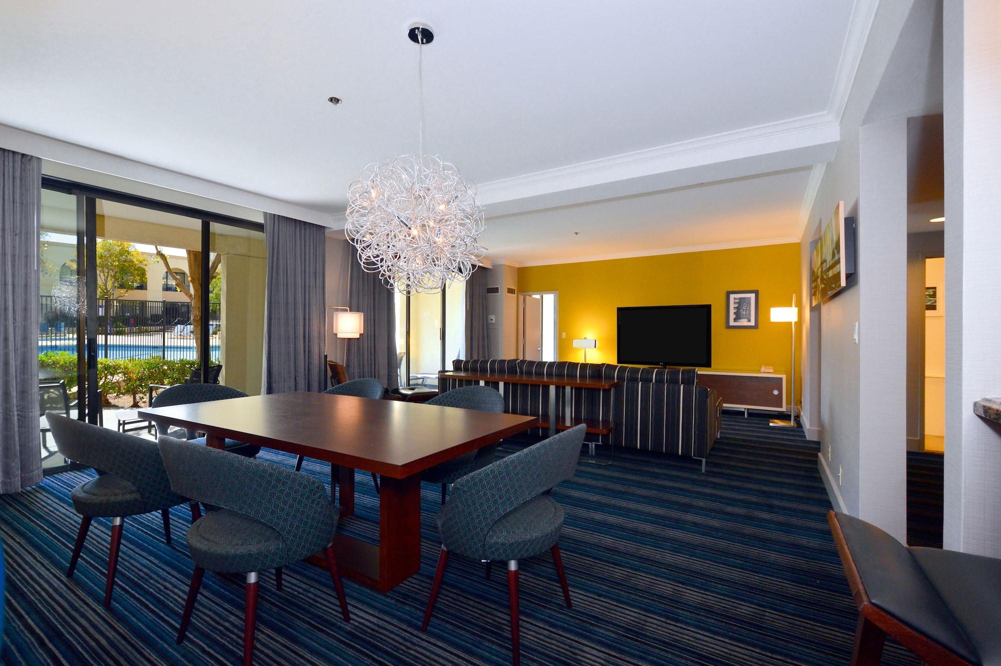 Doubletree By Hilton Newark-Fremont Hotell Eksteriør bilde