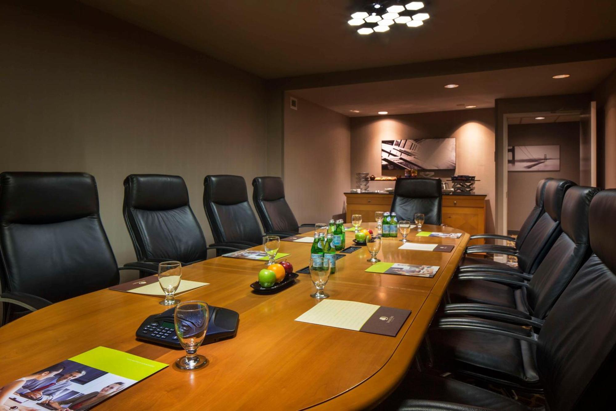 Doubletree By Hilton Newark-Fremont Hotell Eksteriør bilde