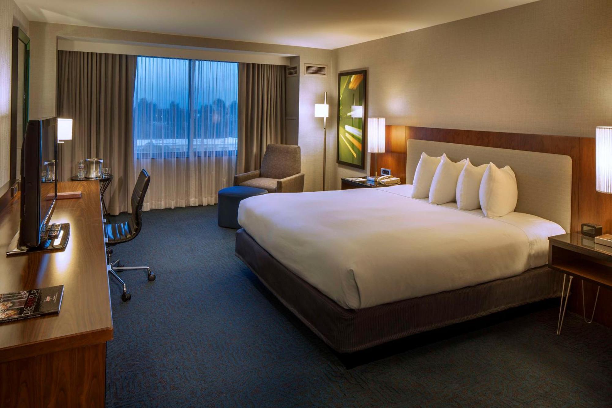 Doubletree By Hilton Newark-Fremont Hotell Eksteriør bilde