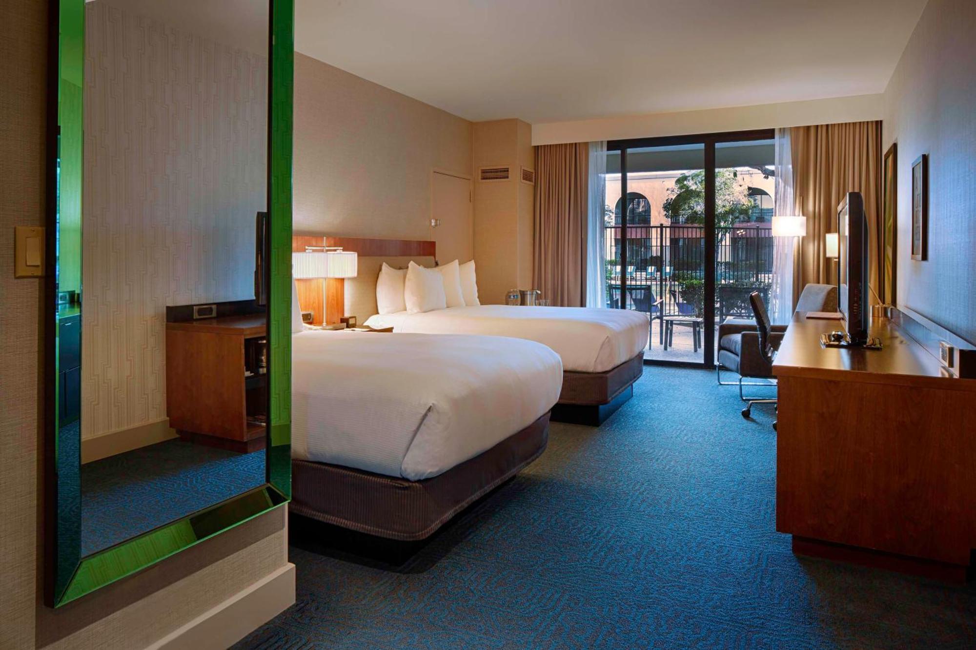 Doubletree By Hilton Newark-Fremont Hotell Eksteriør bilde