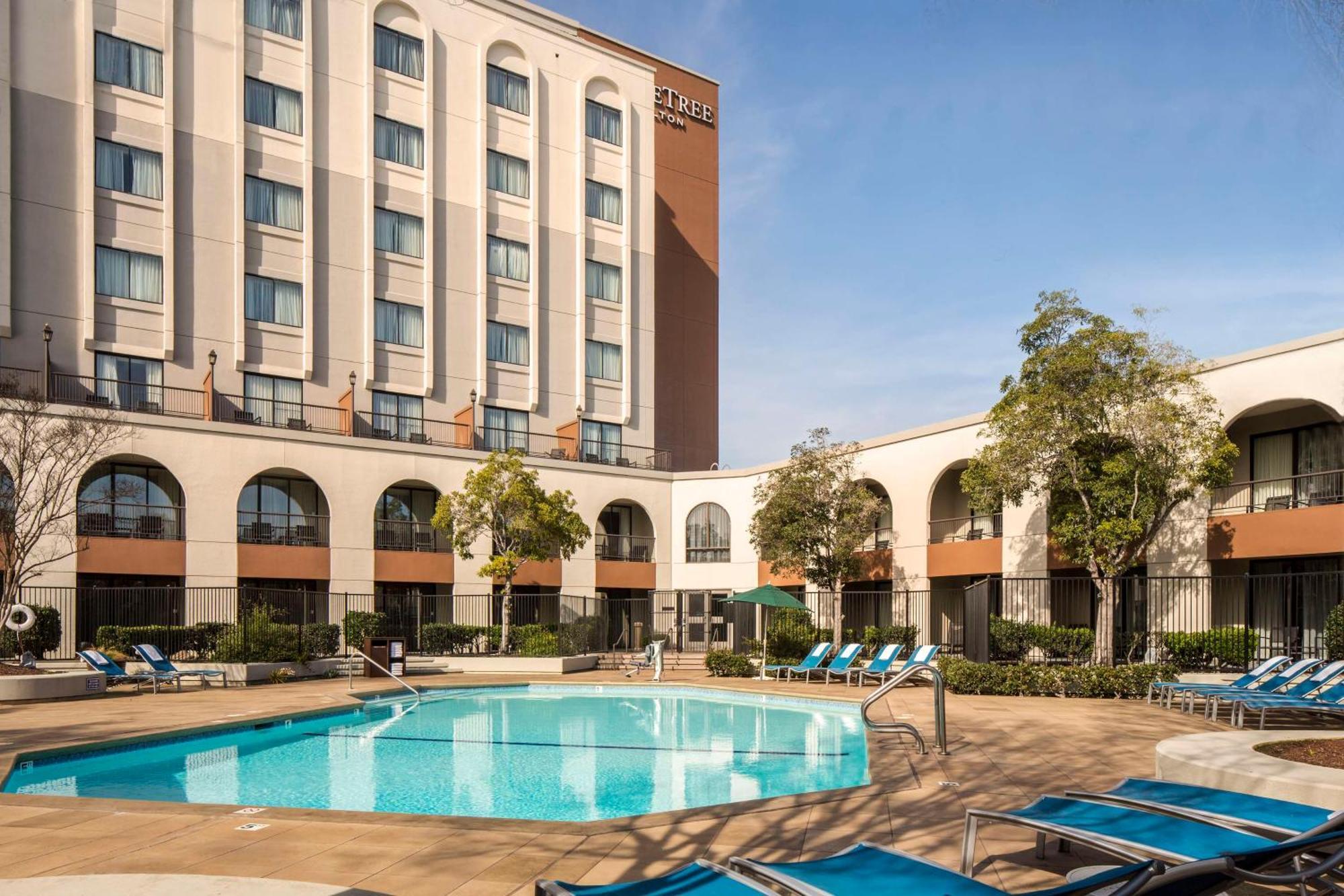 Doubletree By Hilton Newark-Fremont Hotell Eksteriør bilde