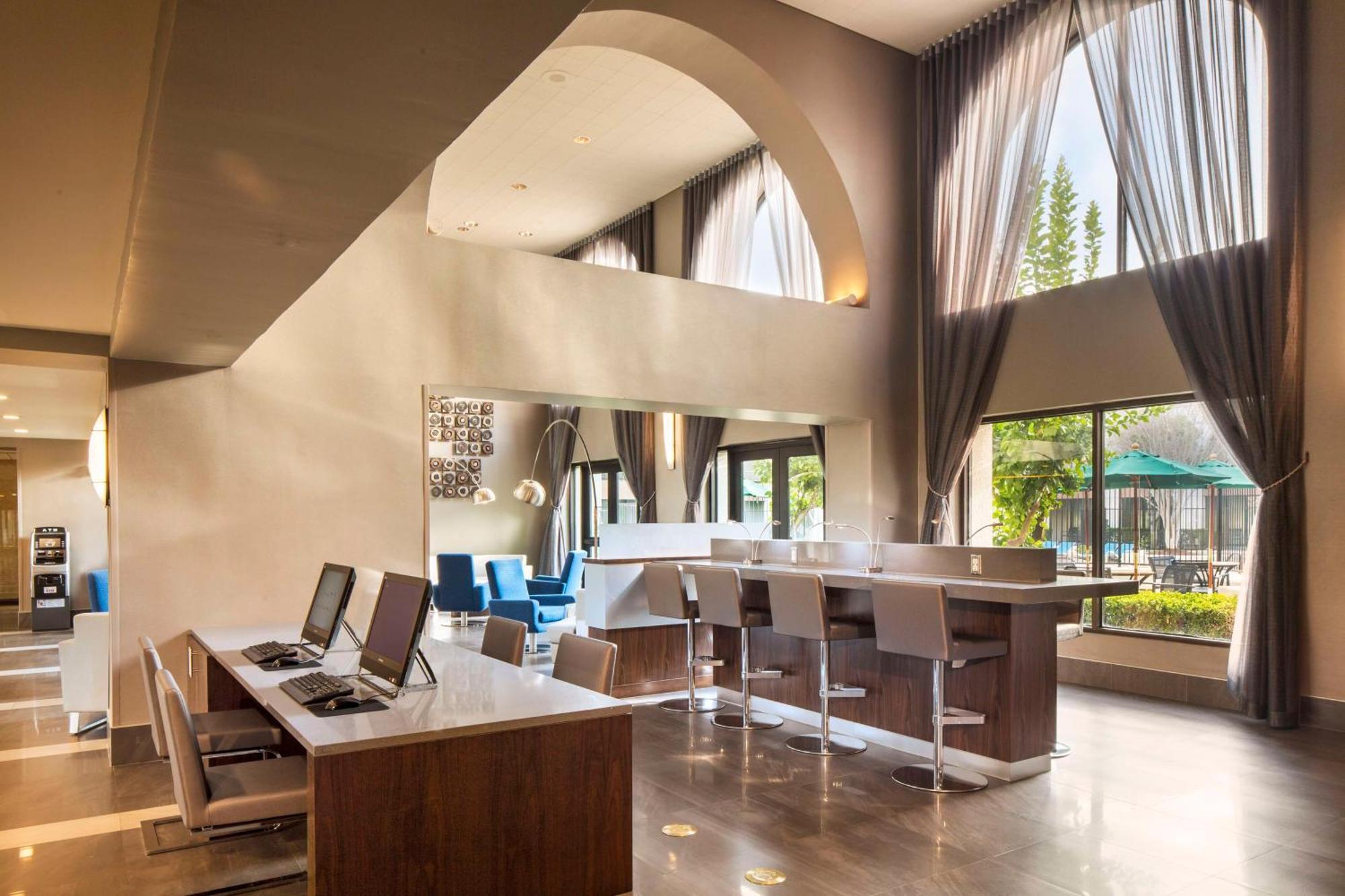 Doubletree By Hilton Newark-Fremont Hotell Eksteriør bilde